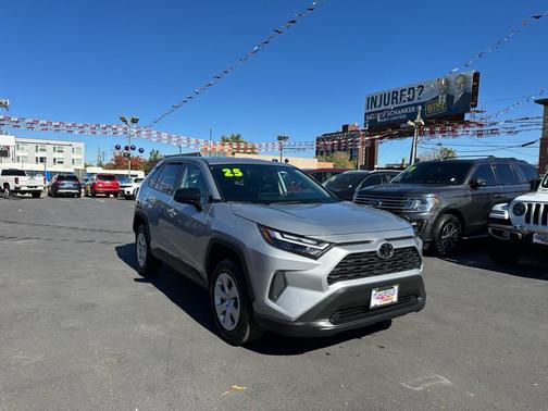 2025 Toyota RAV4 LE