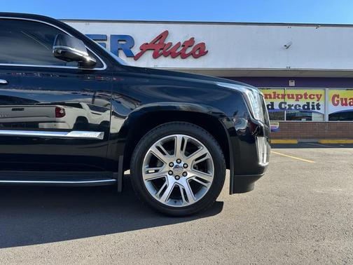 2016 Cadillac Escalade Luxury