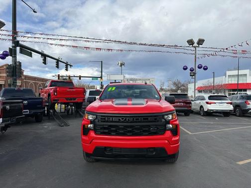 2023 Chevrolet Silverado 1500 Custom
