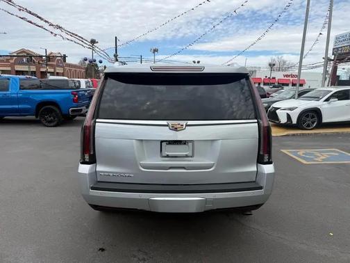 2019 Cadillac Escalade Luxury