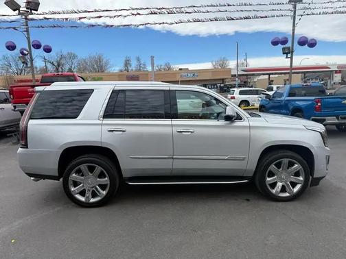 2019 Cadillac Escalade Luxury