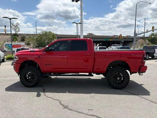 2022 RAM 2500 Laramie Crew Cab 4x4 6'4' Box