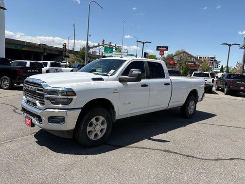 2025 RAM 3500 Big Horn Crew Cab 4x4 8' Box