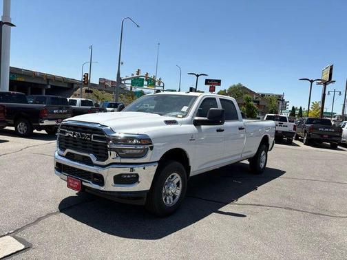 2025 RAM 2500 Tradesman Crew Cab 4x4 8' Box