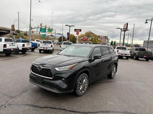 2022 Toyota Highlander Platinum