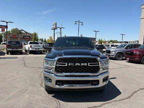 2022 RAM 2500 Big Horn Crew Cab 4x4 6'4' Box