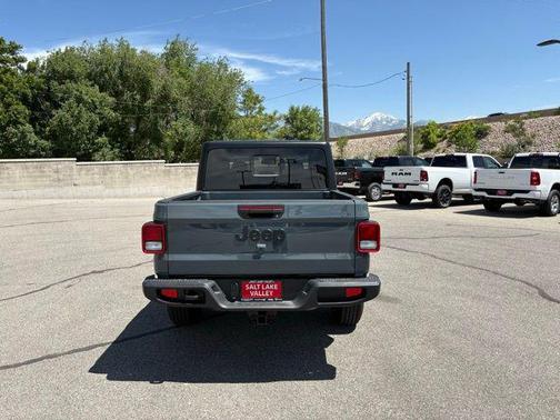 2025 Jeep Gladiator Sport