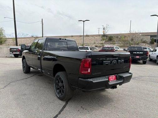 2025 RAM 3500 Laramie Crew Cab 4x4 8' Box