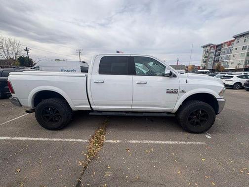 2017 RAM 2500 Laramie Crew Cab 4x4 6'4' Box