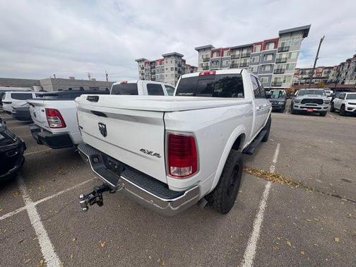 2017 RAM 2500 Laramie Crew Cab 4x4 6'4' Box