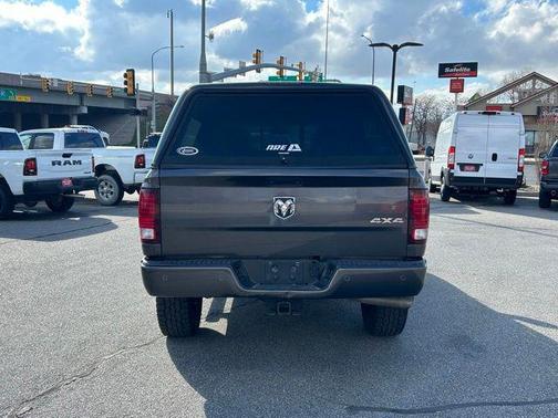 2018 RAM 2500 Laramie Crew Cab 4x4 6'4' Box