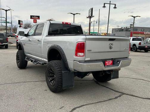 2018 RAM 2500 Laramie Crew Cab 4x4 6'4' Box