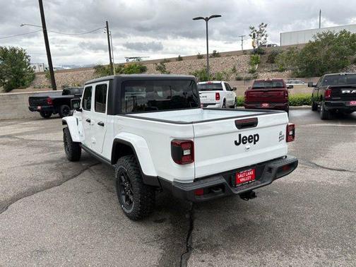 2025 Jeep Gladiator Willys