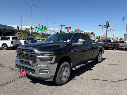 2025 RAM 3500 Tradesman Crew Cab 4x4 8' Box