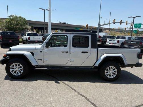 2023 Jeep Gladiator Sport S