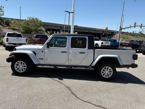 2023 Jeep Gladiator Sport S