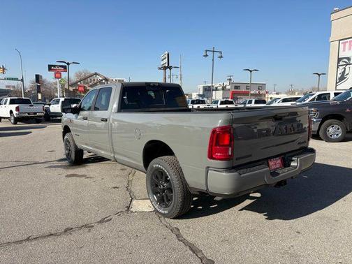 2026 RAM 3500 Big Horn Crew Cab 4x4 8' Box