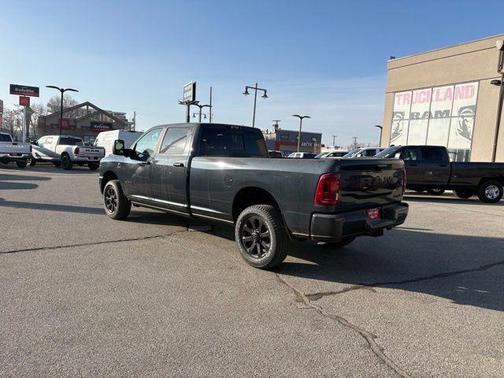 2026 RAM 3500 Laramie Crew Cab 4x4 8' Box