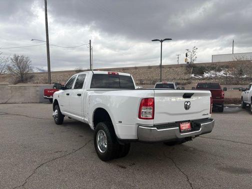 2022 RAM 3500 Tradesman Crew Cab 4x4 8' Box