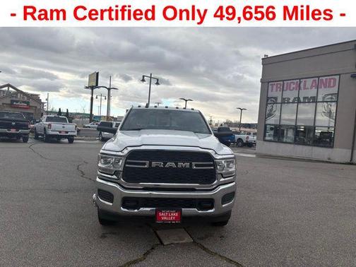 2022 RAM 3500 Tradesman Crew Cab 4x4 8' Box