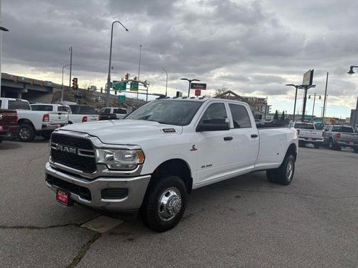 2022 RAM 3500 Tradesman Crew Cab 4x4 8' Box