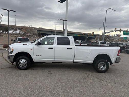 2022 RAM 3500 Tradesman Crew Cab 4x4 8' Box