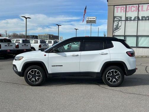 2024 Jeep Compass Trailhawk