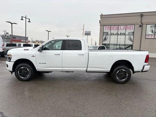 2026 RAM 3500 Laramie Crew Cab 4x4 8' Box