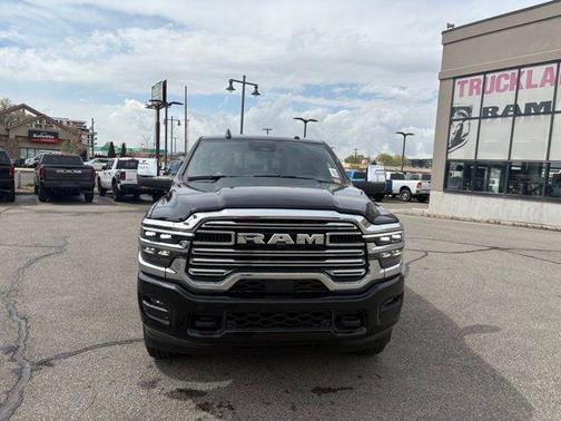 2025 RAM 3500 Laramie Crew Cab 4x4 8' Box