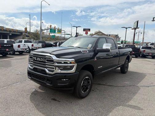 2025 RAM 3500 Laramie Crew Cab 4x4 8' Box