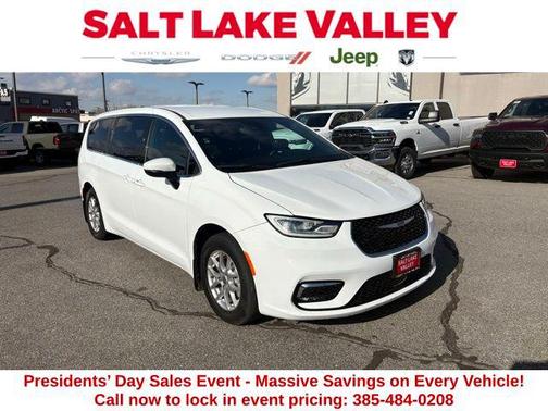 2023 Chrysler Pacifica Touring