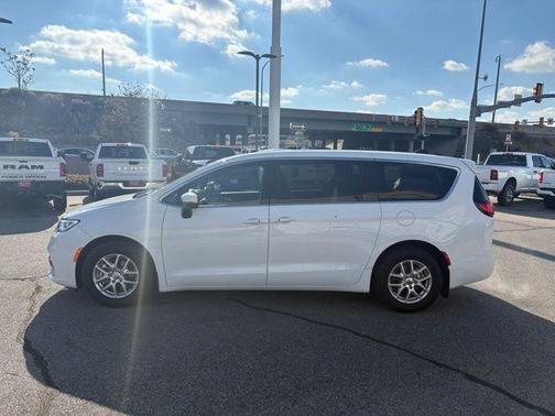 2023 Chrysler Pacifica Touring