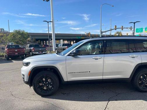 2025 Jeep Grand Cherokee L Altitude