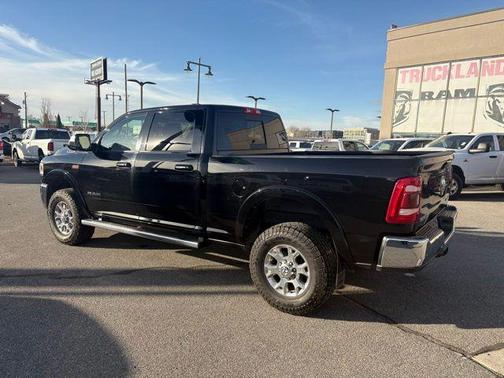 2022 RAM 2500 Laramie Crew Cab 4x4 6'4' Box