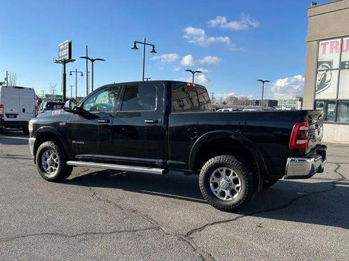 2022 RAM 2500 Laramie Crew Cab 4x4 6'4' Box
