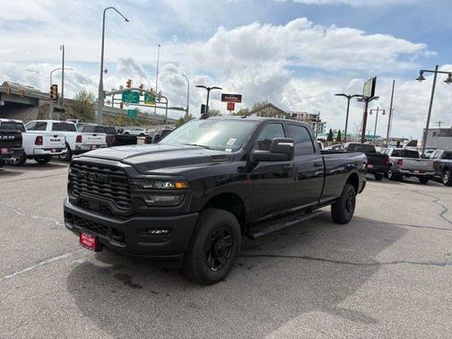 2025 RAM 3500 Tradesman Crew Cab 4x4 8' Box