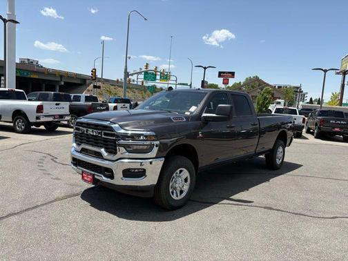 2025 RAM 2500 Tradesman Crew Cab 4x4 8' Box