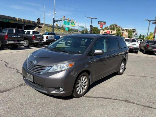 2017 Toyota Sienna XLE