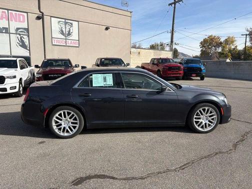 2016 Chrysler 300 Limited