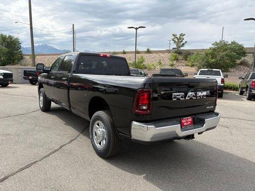 2025 RAM 2500 Tradesman Crew Cab 4x4 8' Box