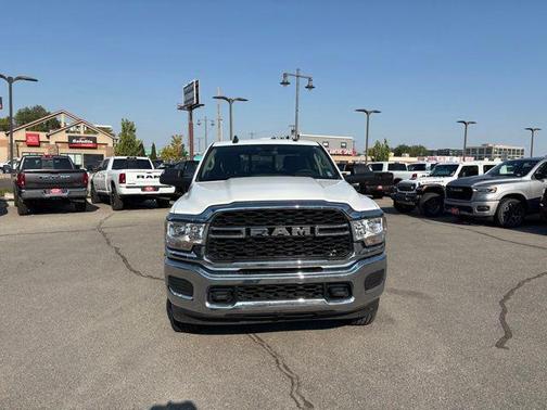 2020 RAM 3500 Tradesman Crew Cab 4x4 8' Box
