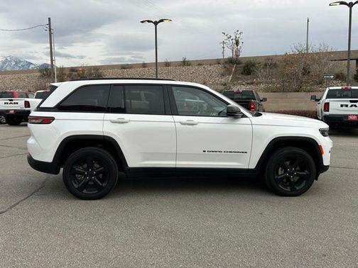 2023 Jeep Grand Cherokee Altitude