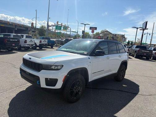 2025 Jeep Grand Cherokee 4xe Trailhawk