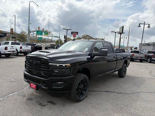 2025 RAM 3500 Laramie Crew Cab 4x4 8' Box