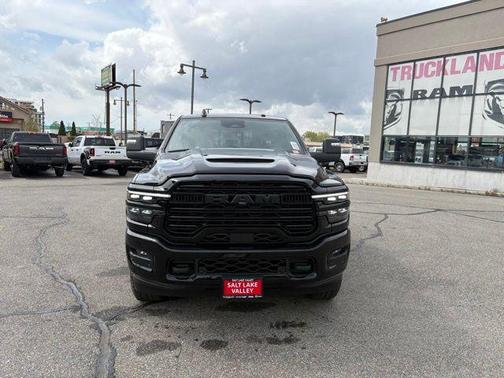 2025 RAM 3500 Laramie Crew Cab 4x4 8' Box