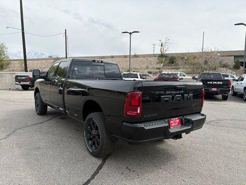 2025 RAM 3500 Laramie Crew Cab 4x4 8' Box