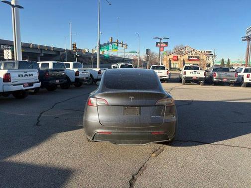 2022 Tesla Model Y Long Range Dual Motor All-Wheel Drive