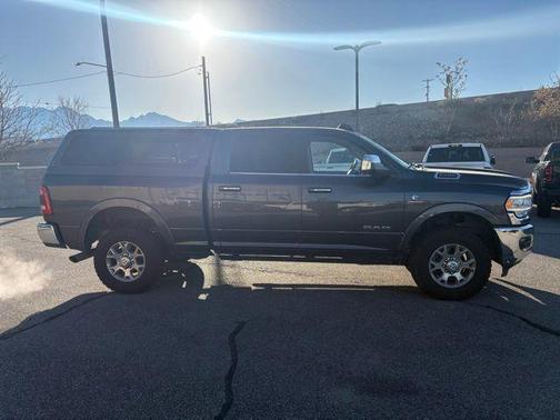 2020 RAM 2500 Laramie Crew Cab 4X4 6'4' Box