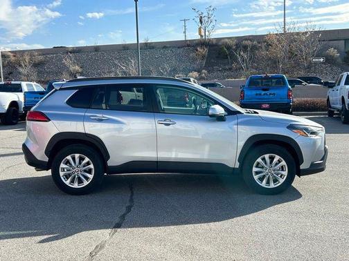 2022 Toyota Corolla Cross LE