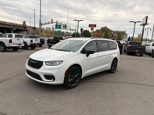 2026 Chrysler Pacifica Limited